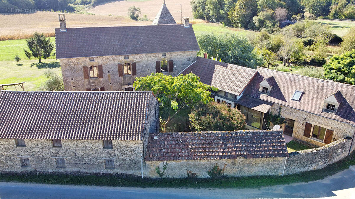 Corps de ferme Saint Genies 289 m2 - photo 18