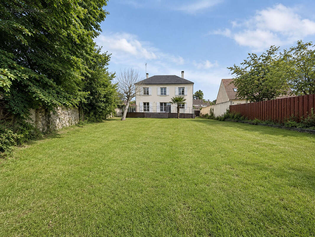 Maison à CHAUMES-EN-BRIE