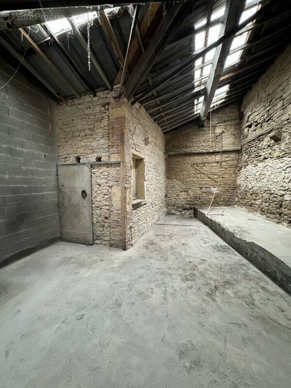 Appartement à FONTAINES-SAINT-MARTIN