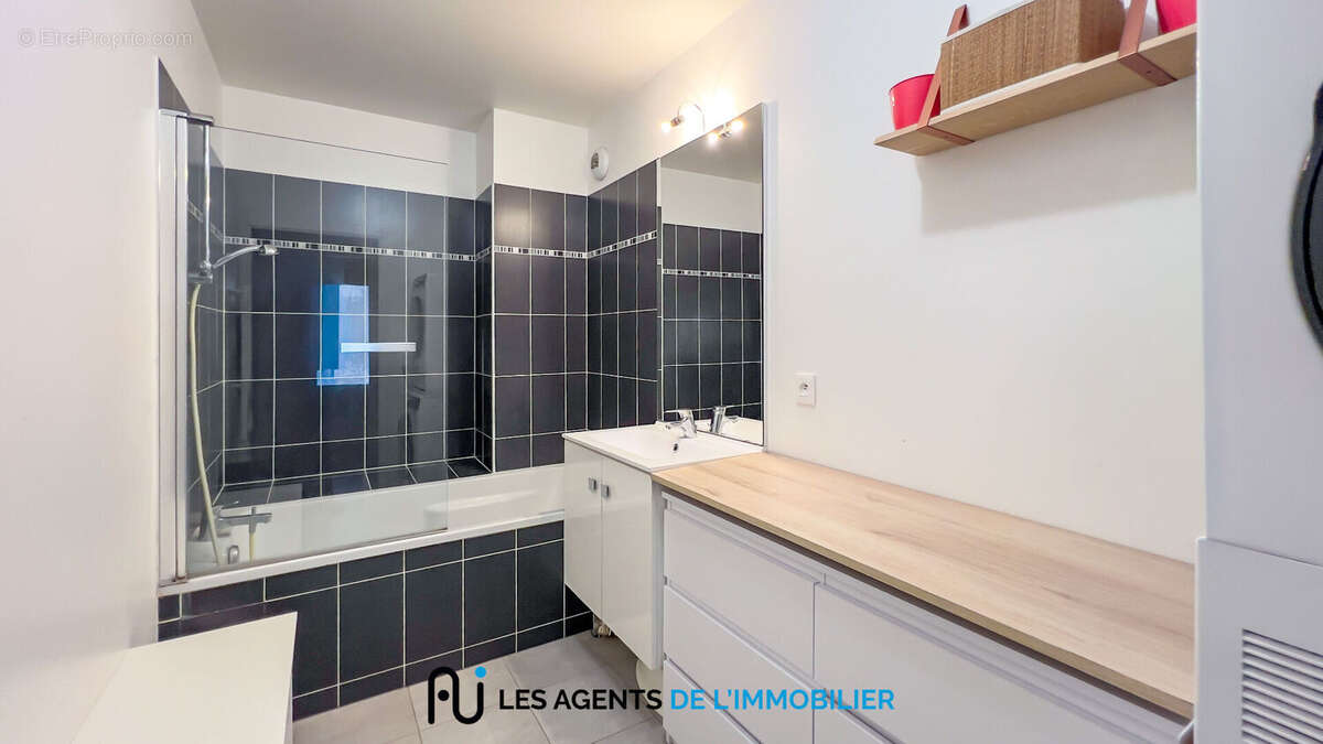 Appartement à NANTERRE