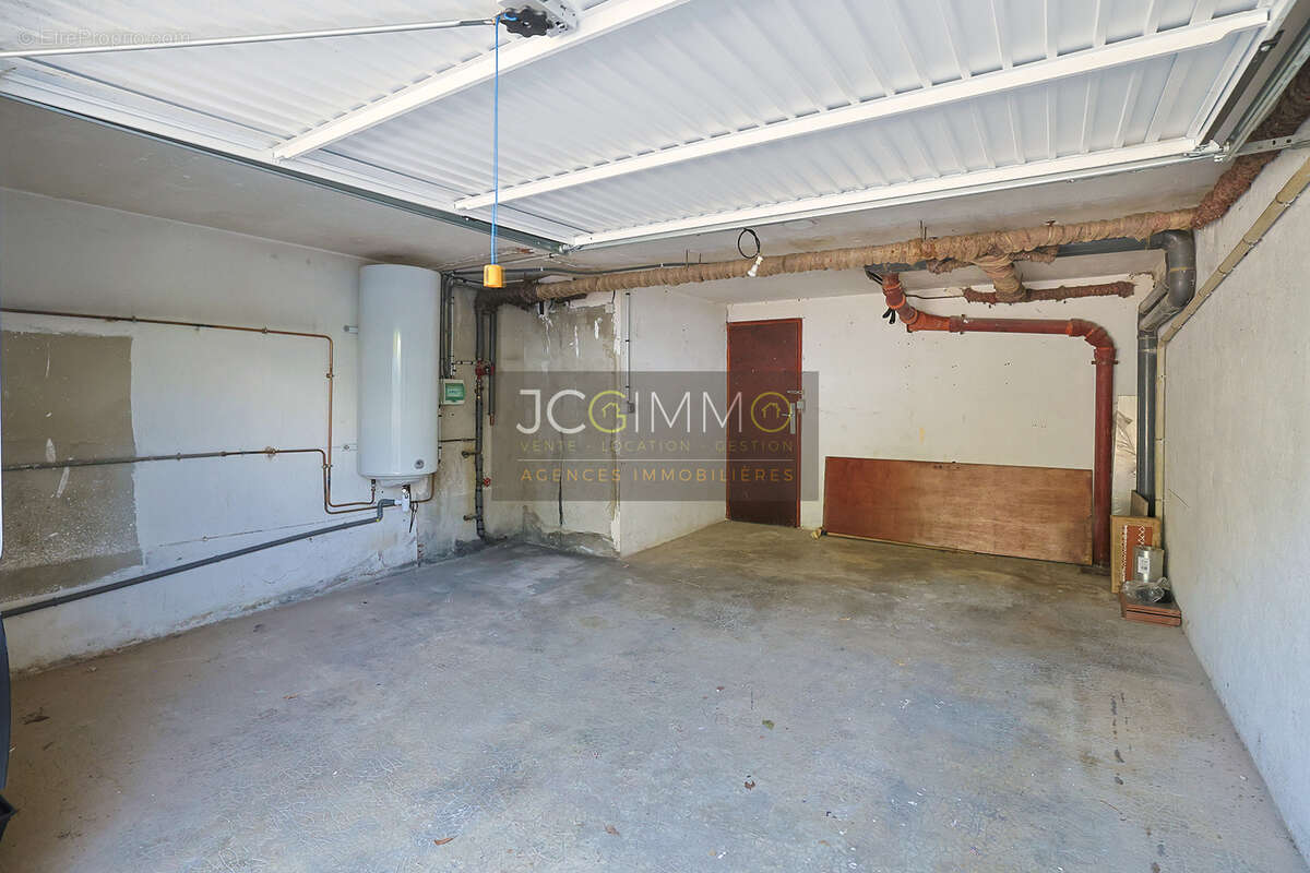 Appartement T4 Centre-Ville - 87,10 m2 Carrez - Balcon - Grand Garage - Calme-Sans vis à vis - photo 13