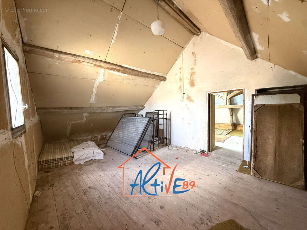 Maison familiale de 187m2 avec 4 chambres et fort potentiel à Bonnard - photo 16