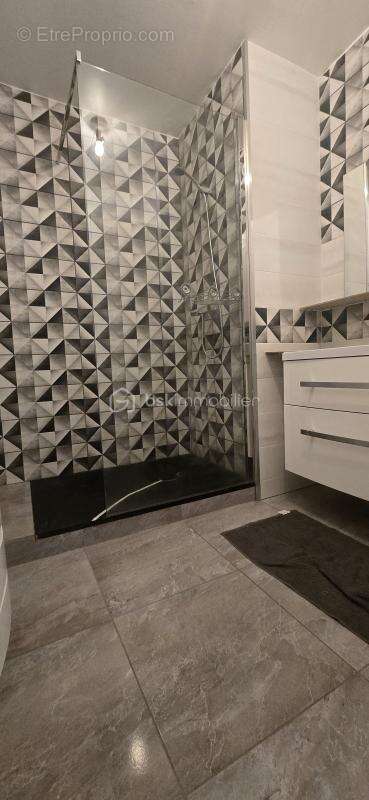 Appartement T4 lumineux avec balcon – Environ 70 m² - photo 5