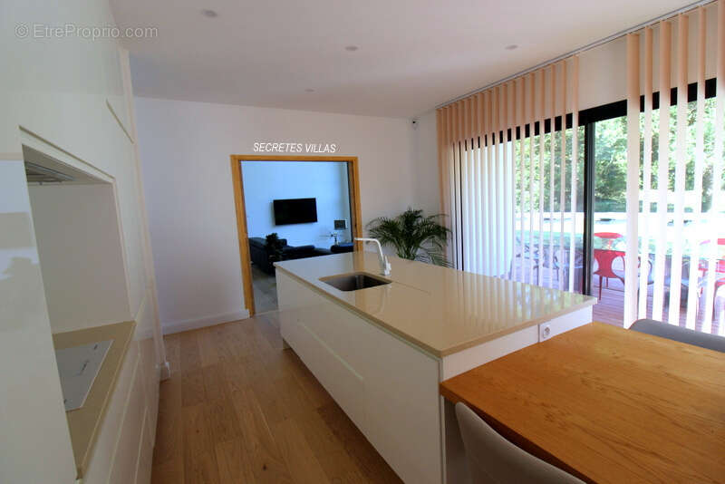 Maison à FARGUES-SAINT-HILAIRE