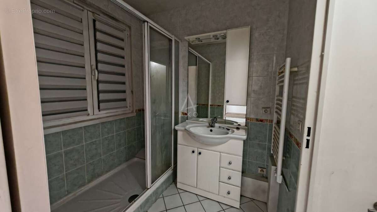 Appartement T4 au RDC avec terrasse 50 m²- Proche transport RER - photo 6