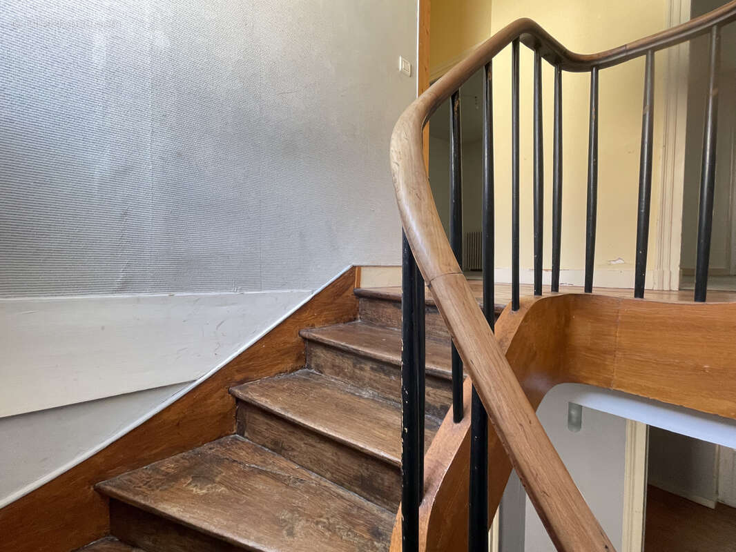 Périgueux centre — Grande maison familiale, 4 niveaux, jardin - photo 13