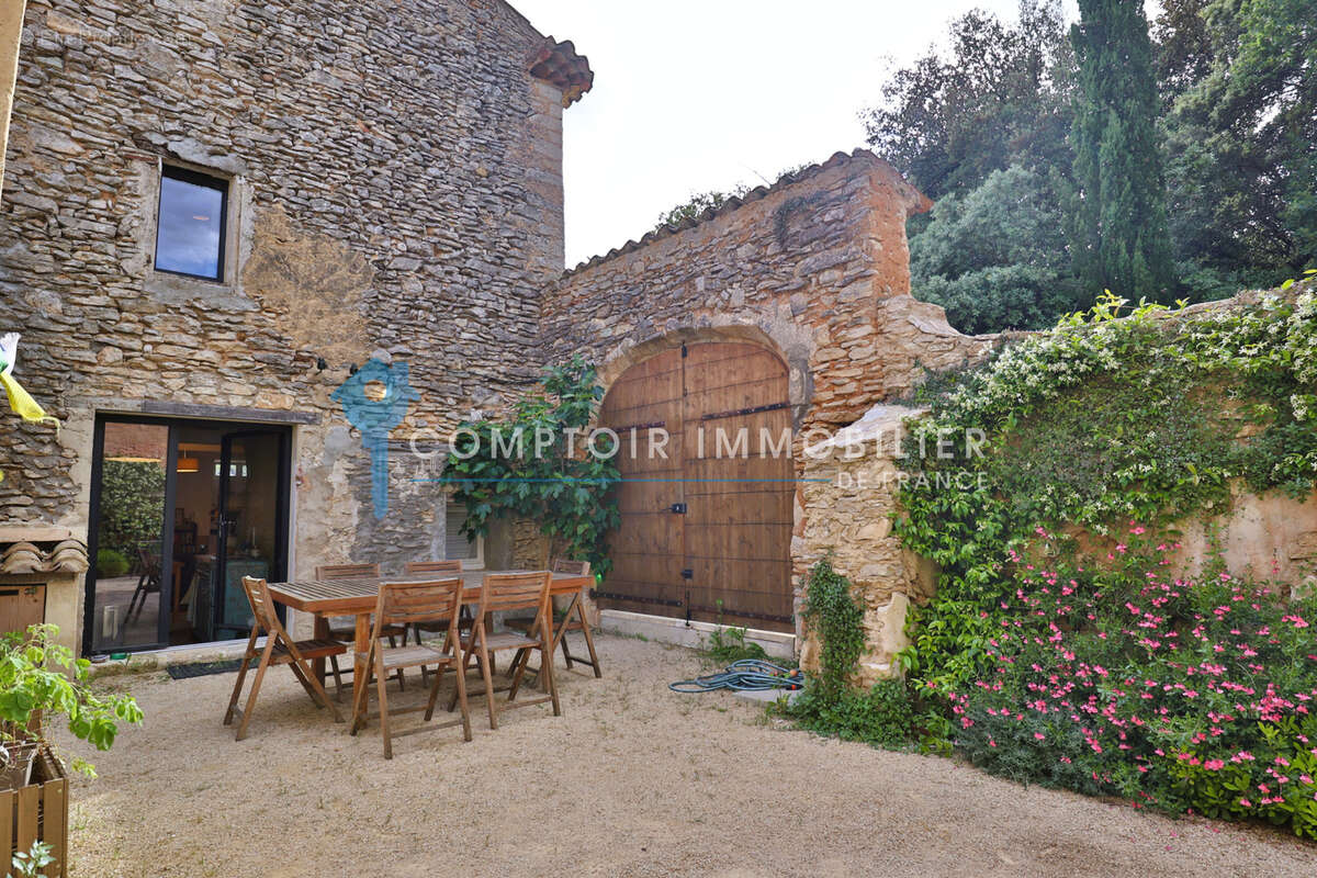 Maison à SAINT-SATURNIN-LES-APT