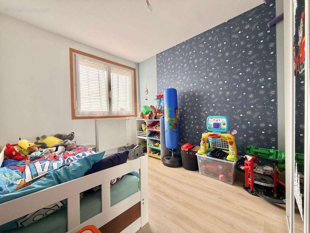 Appartement T4 - 2 chambres - balcon et parking privatif - photo 10