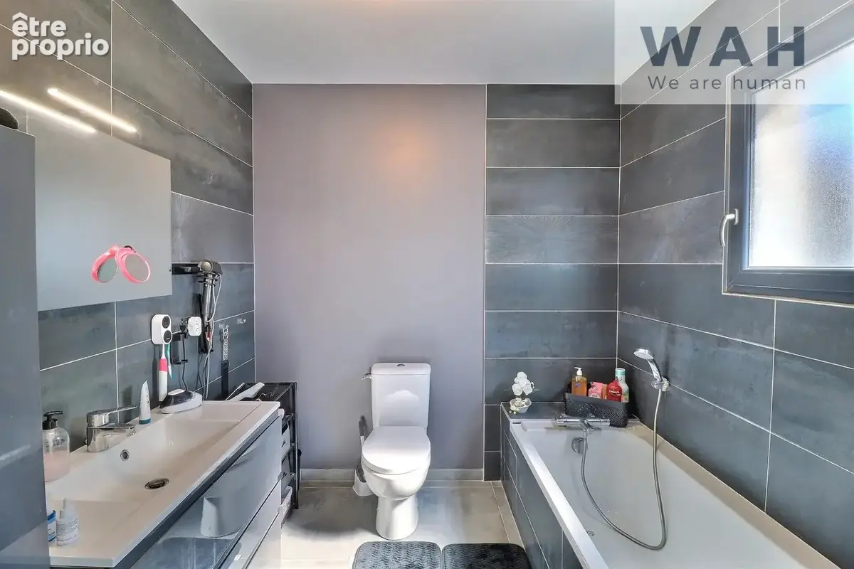 VENTE VILLA 6P 162 m2 avec piscine à Beauvoisin 30640 - photo 13
