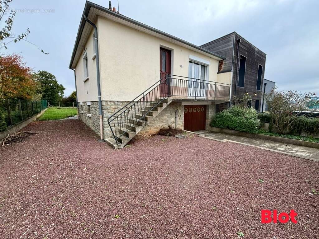 Maison à CHARTRES-DE-BRETAGNE
