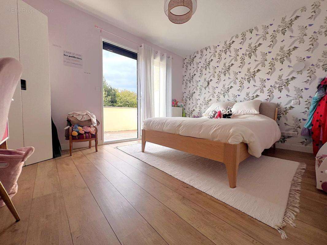 Maison à LES CLAYES-SOUS-BOIS