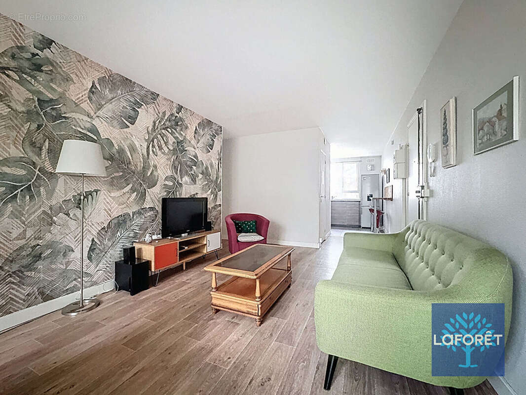 Appartement à CHILLY-MAZARIN