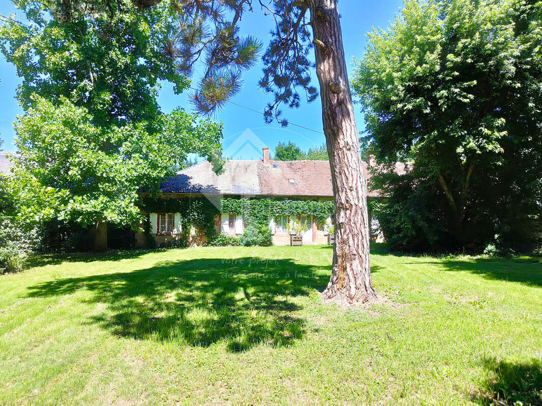 Château avec 30ha - Allier - photo 16