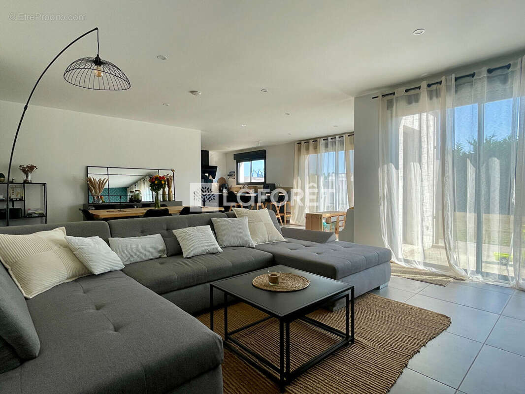 Maison à SAINT-ROMAIN-DE-BENET