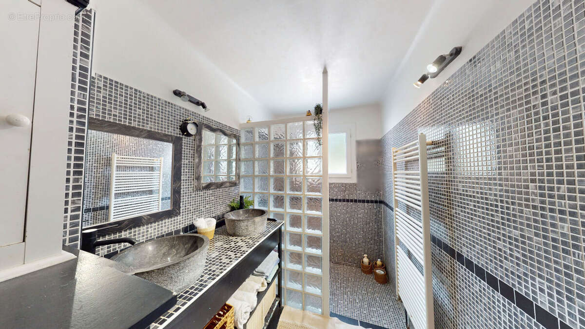 Maison de 230m² à Saint Chéron - photo 7