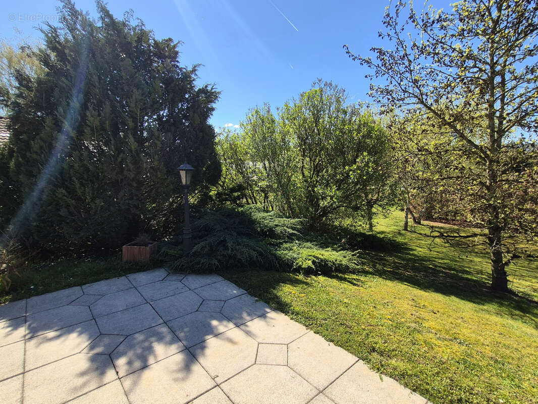 Maison à SCIENTRIER