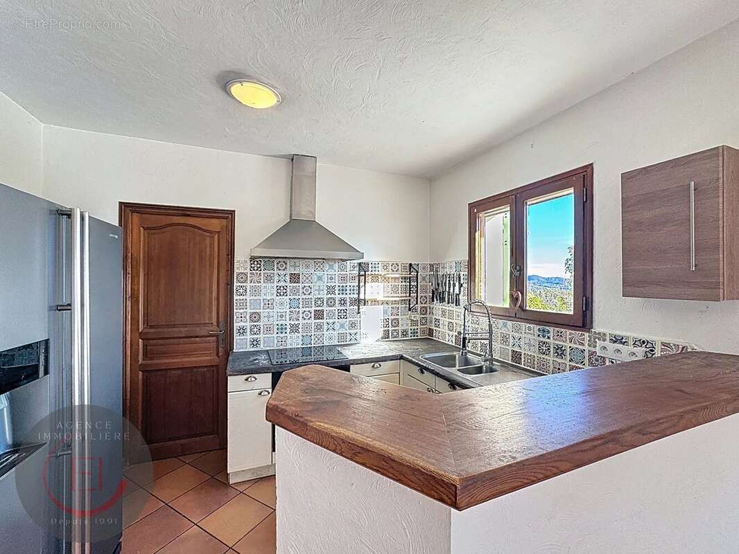 Maison à LES ADRETS-DE-L'ESTEREL