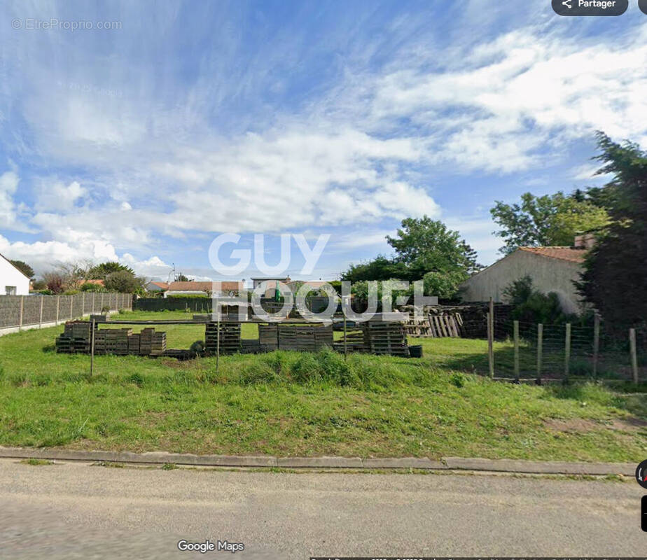 Terrain à SAINT-HILAIRE-DE-RIEZ