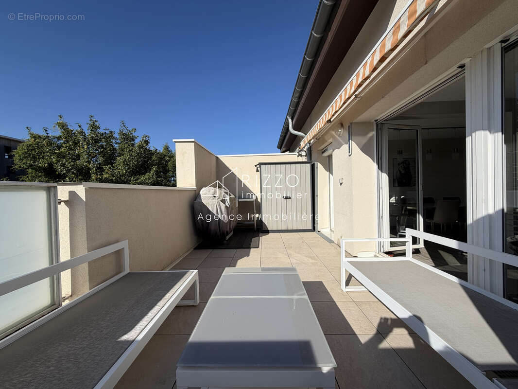 Duplex 93m2 avec vue dégagée, 2 terrasses et double garage - photo 9