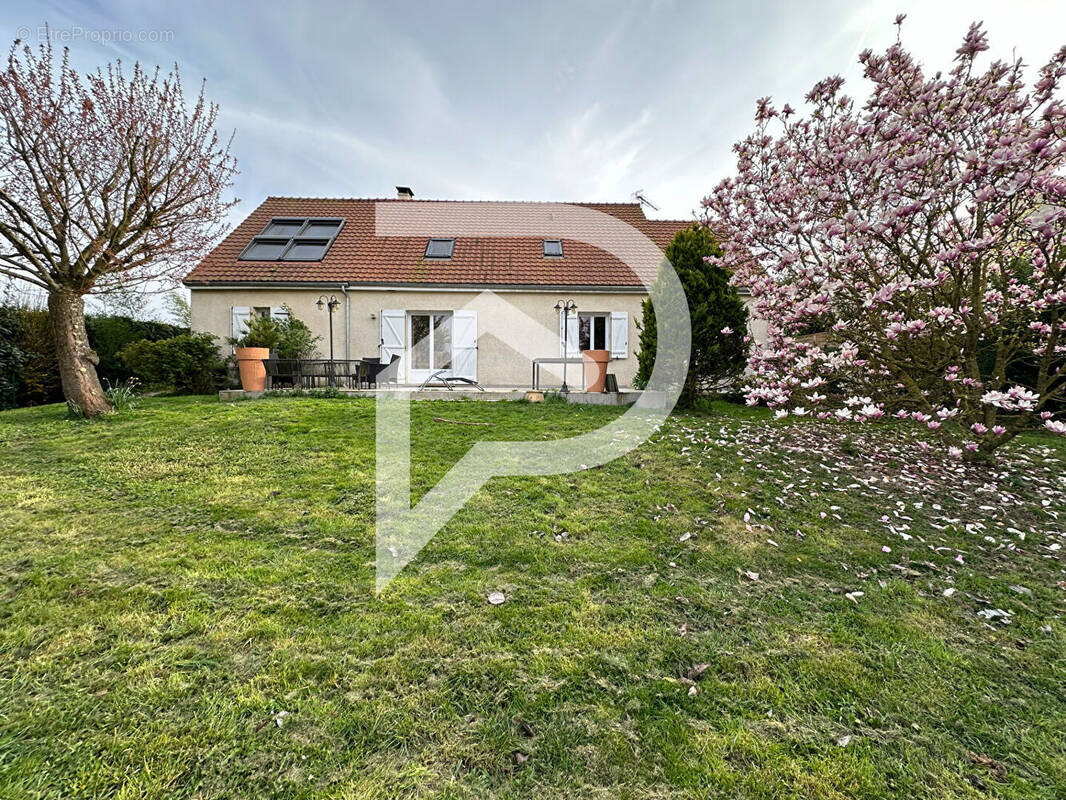 Maison à JUILLY