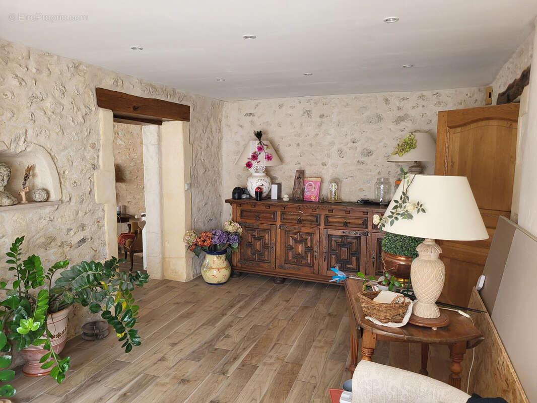 Maison à SAINT-MEARD-DE-DRONE