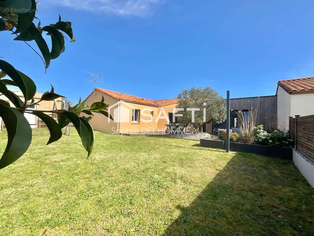 Photo 3 - Maison à SAINT-GEORGES-DE-MONTAIGU