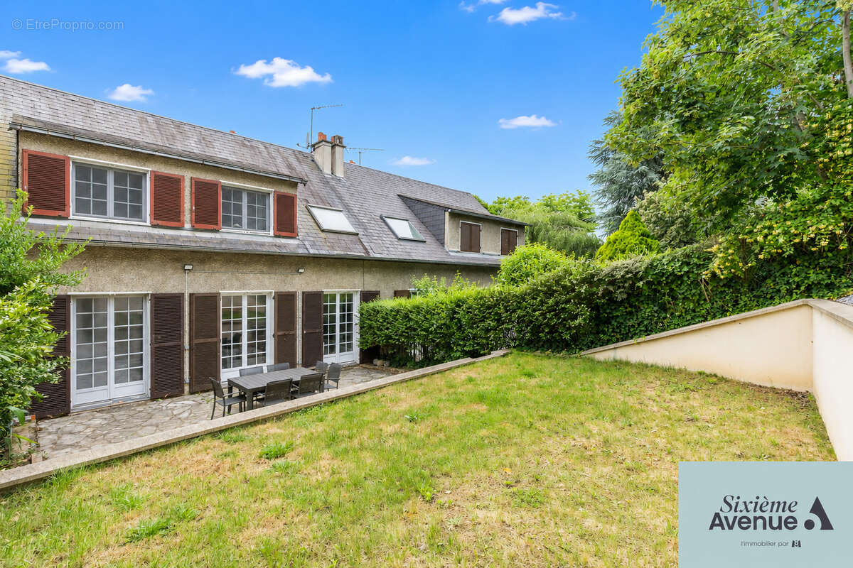 Maison à SAVIGNY-SUR-ORGE