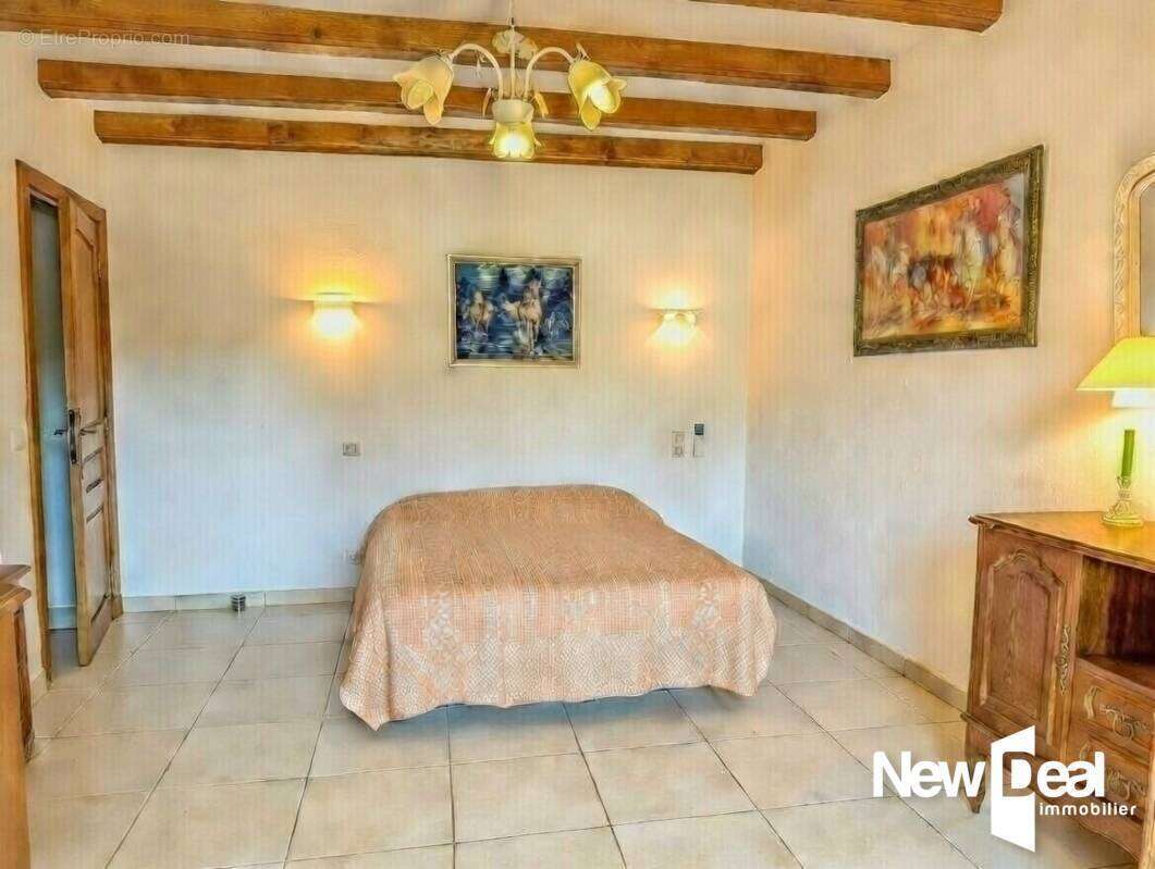 Maison à MONTAUROUX