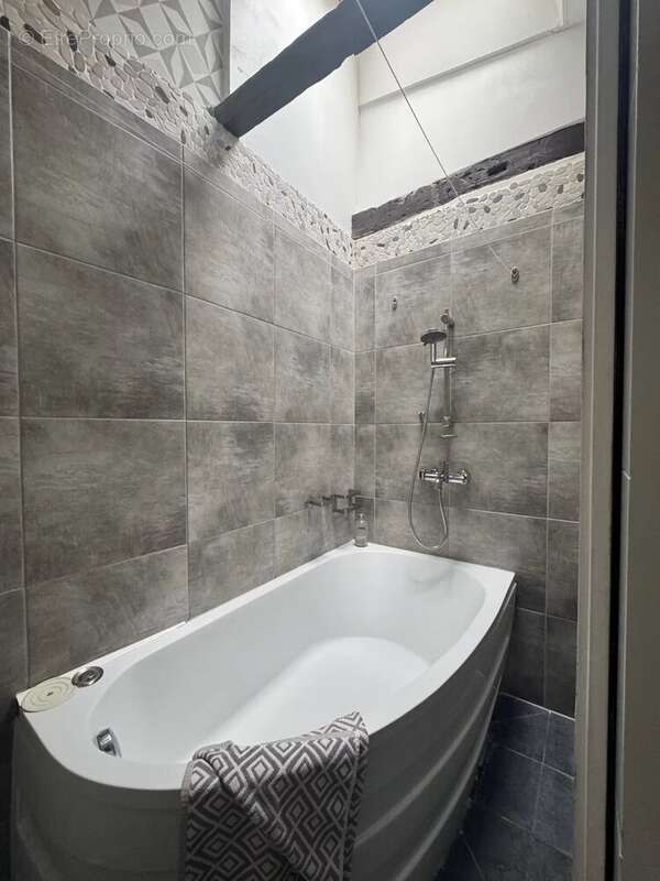 Appartement à PARIS-20E
