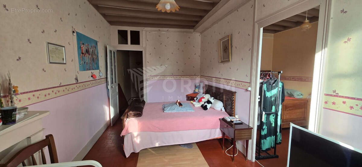 Maison à SAINT-AMAND-EN-PUISAYE