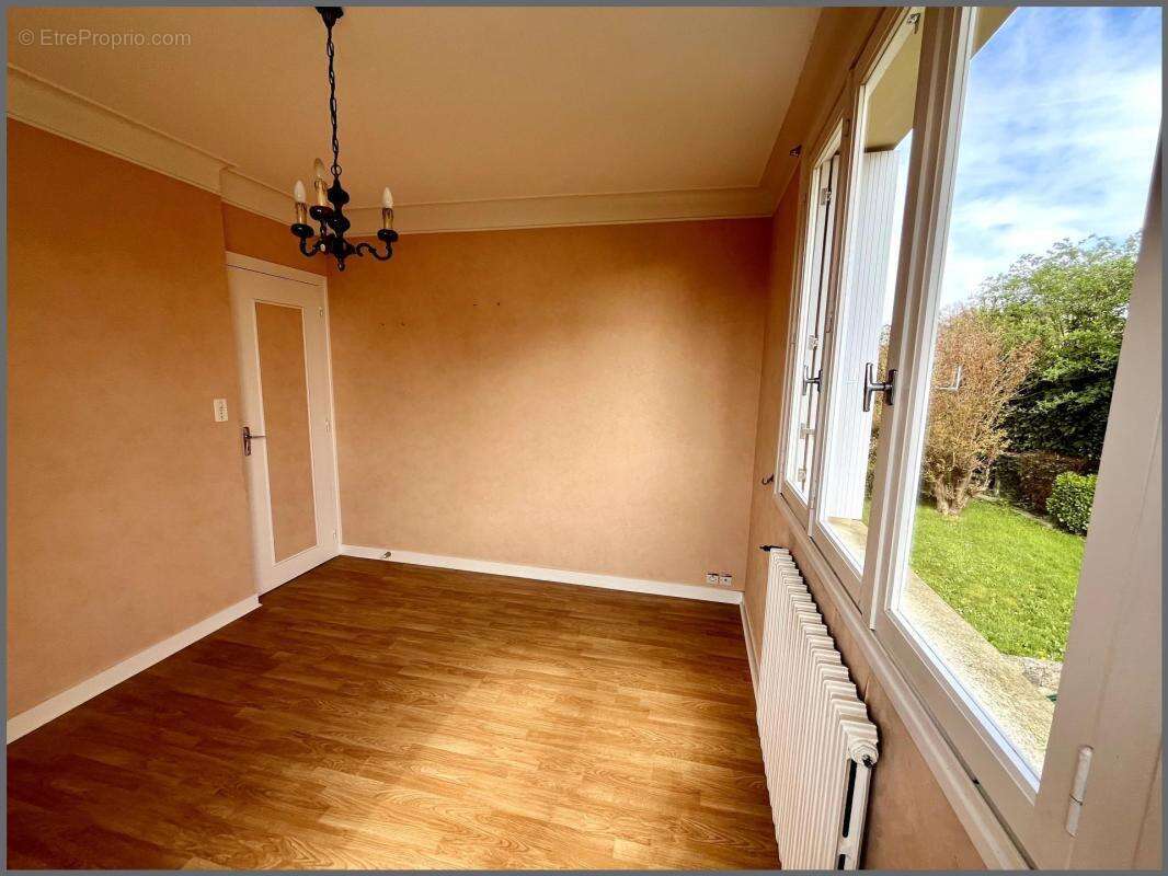 Maison à PLONEVEZ-PORZAY