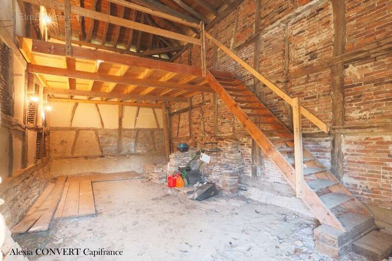 Maison à MONTREVEL-EN-BRESSE