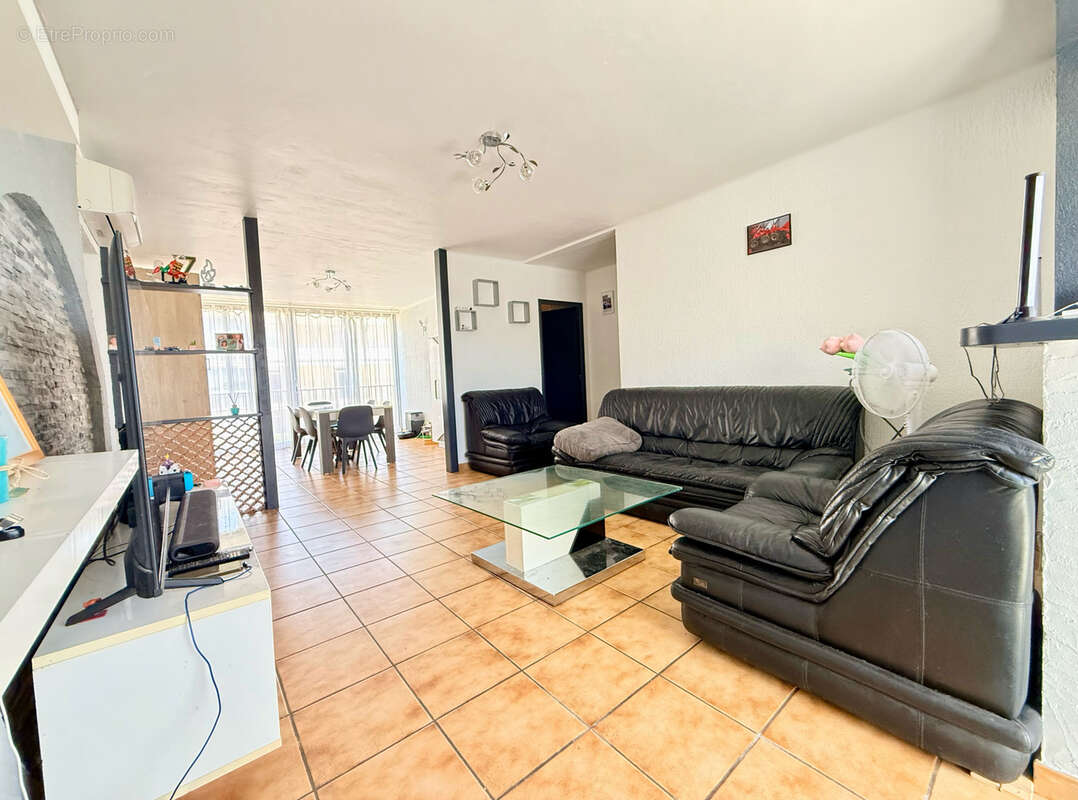 Appartement à SIX-FOURS-LES-PLAGES