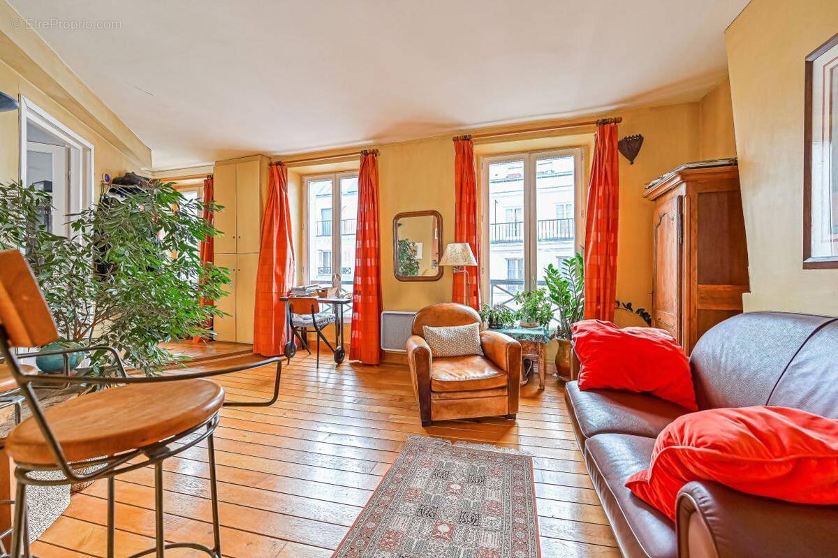 Appartement à PARIS-19E