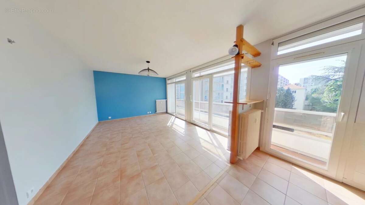 Appartement à SAINT-ETIENNE