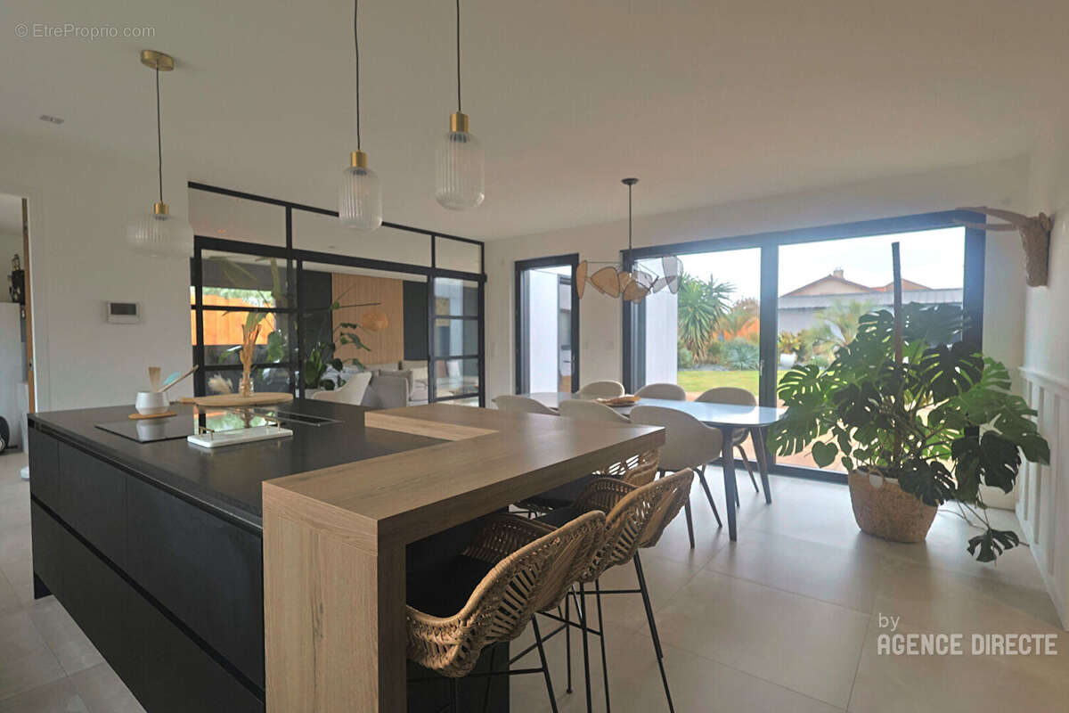 Maison à SAINT-SEBASTIEN-SUR-LOIRE