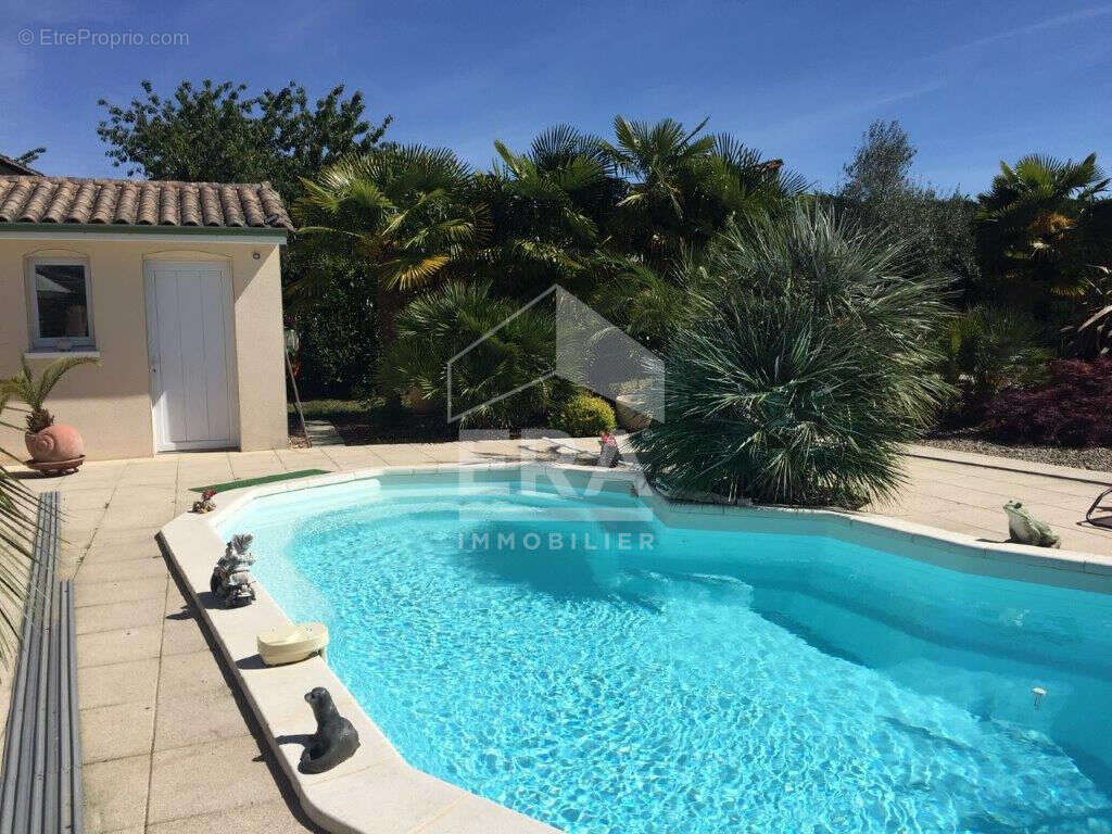 Maison à SAINT-FRONT-DE-PRADOUX