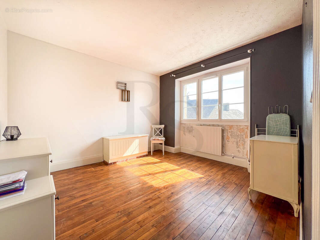 Maison à JOUE-DU-BOIS