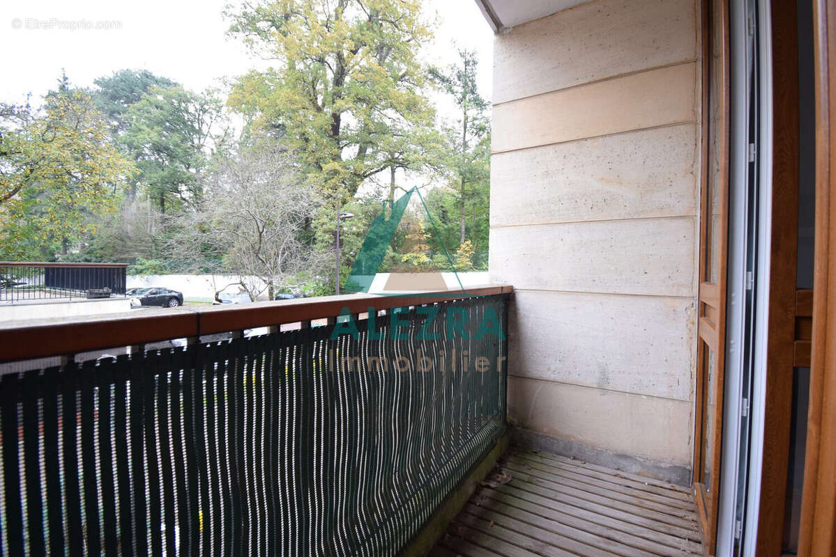 Appartement à LA CELLE-SAINT-CLOUD