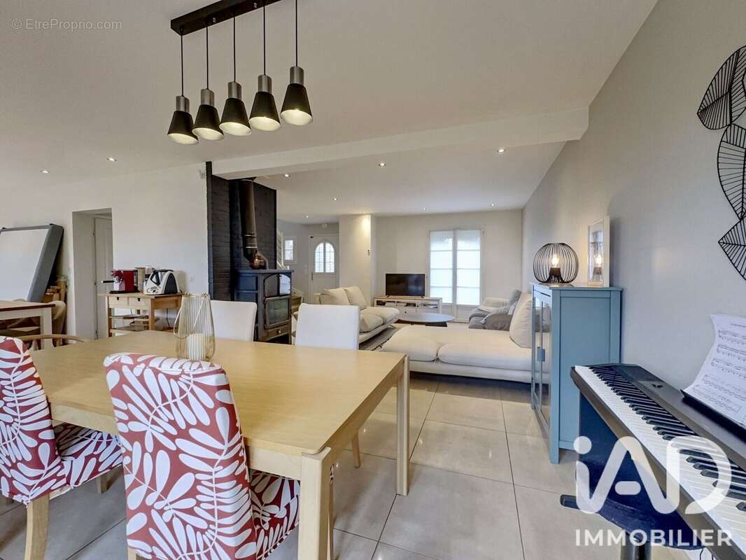 Maison 175 m² à Chapet  - photo 3
