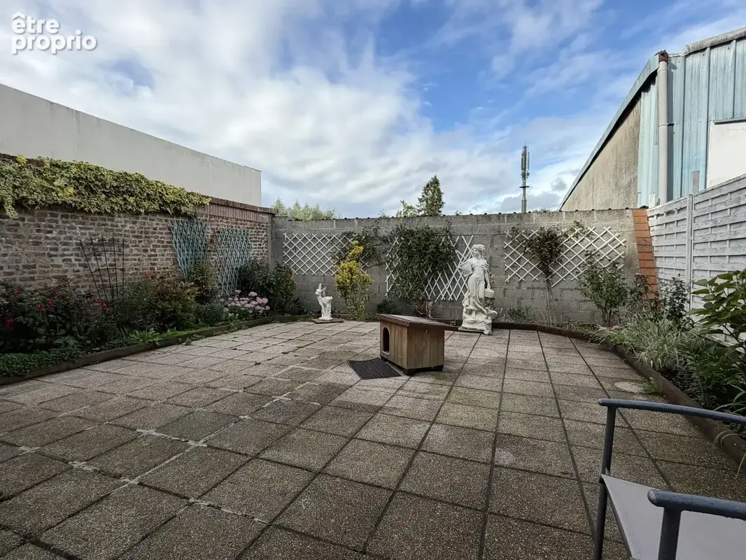 Nouveauté : belle bâtisse avec possibilité de 2 logements + garage - photo 7