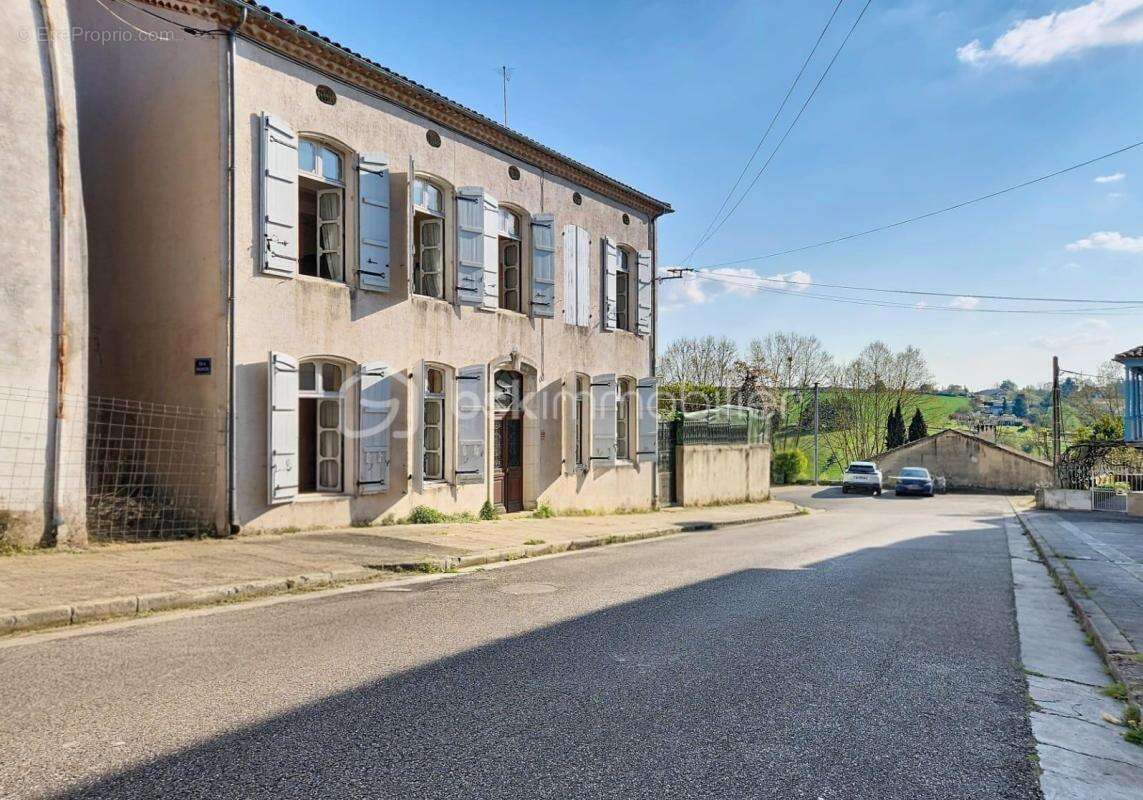 Maison à MEZIN