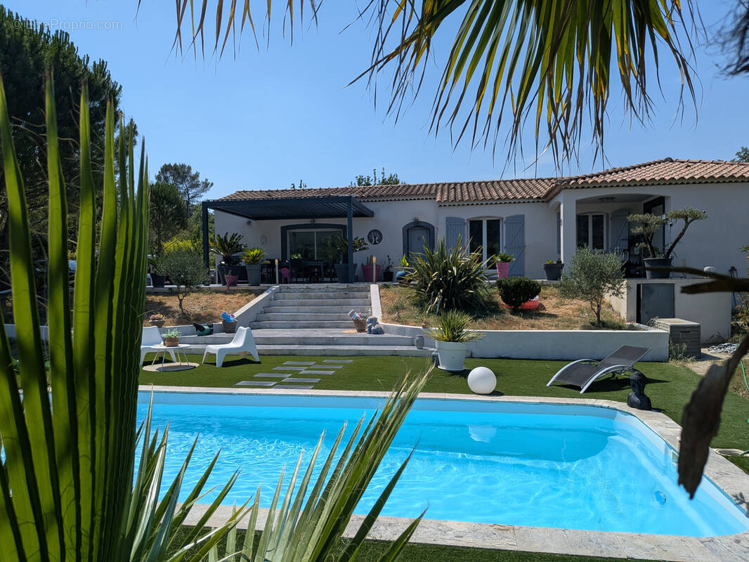 Maison à MEOUNES-LES-MONTRIEUX