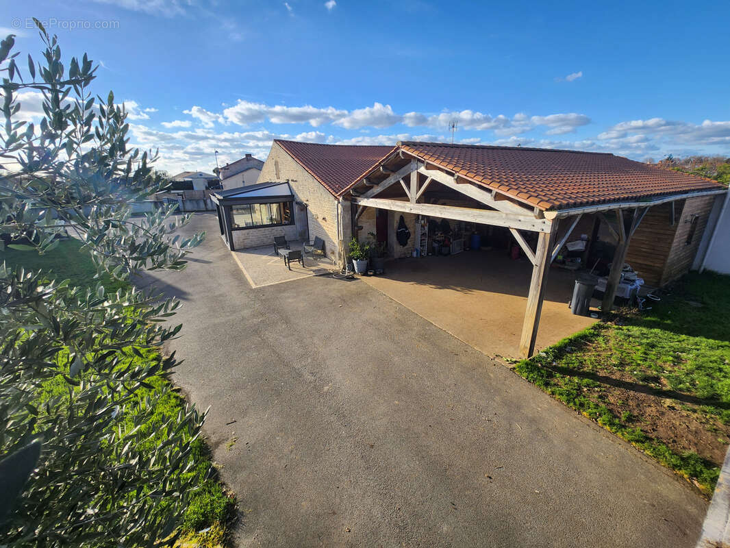 Maison à SAINTE-GEMME-LA-PLAINE