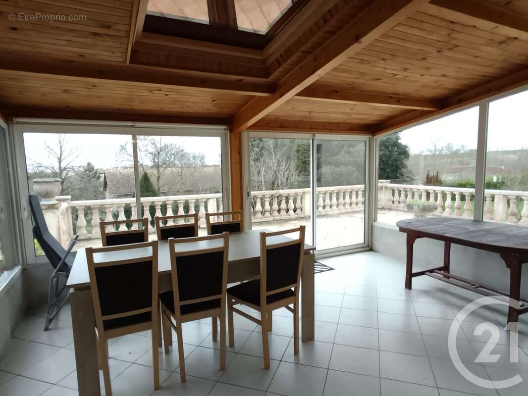 Maison à CHENAC-SAINT-SEURIN-D&#039;UZET