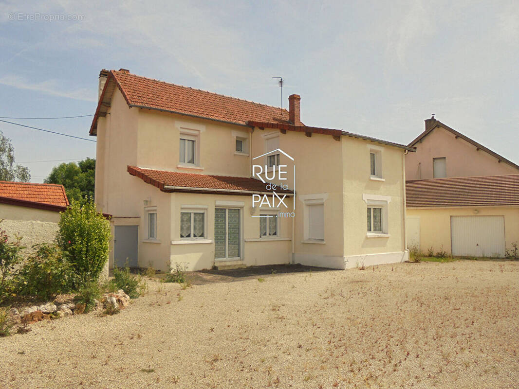 Maison à CHATELLERAULT