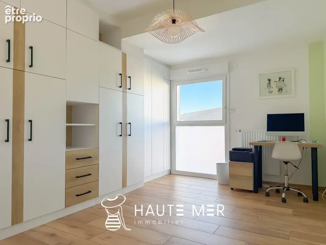 RÉGATE - Appartement T4 avec garage et parking aux Présidents - photo 9