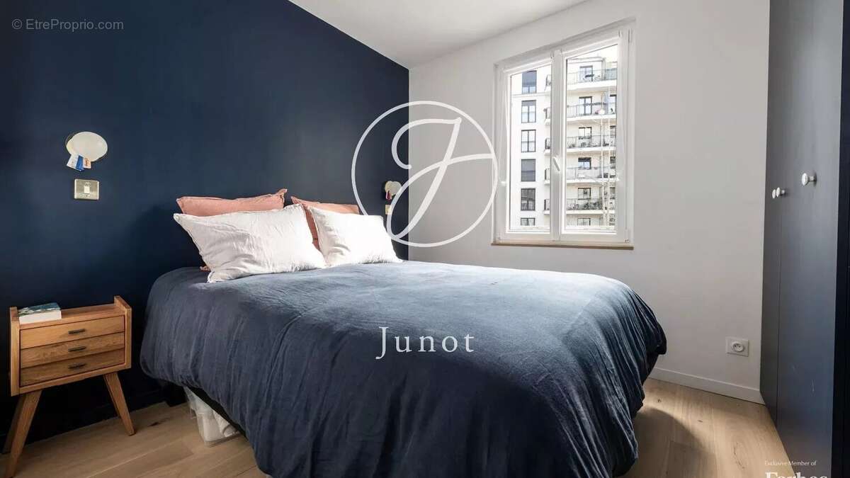Appartement à PARIS-7E
