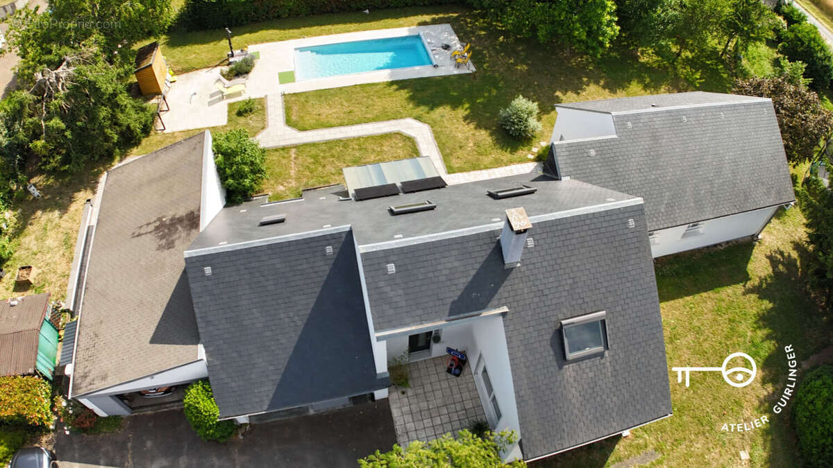Maison d'architecte ! Volumes, fonctionnalité et environnement calme à Mardié !! - photo 5