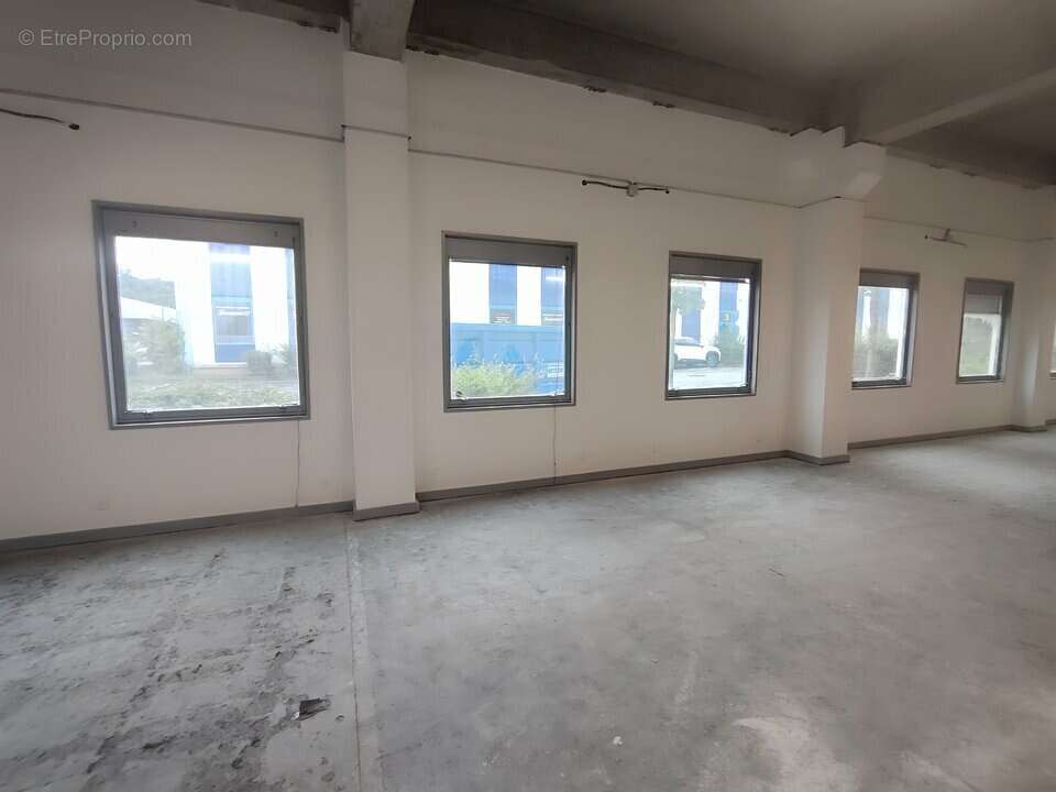 Autre à SAINT-QUENTIN-FALLAVIER